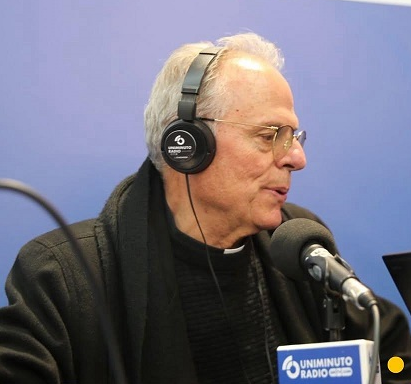 La Academia Hispanoamericana de Doctores inviste al padre Camilo Bernal Hadad como Académico de Honor