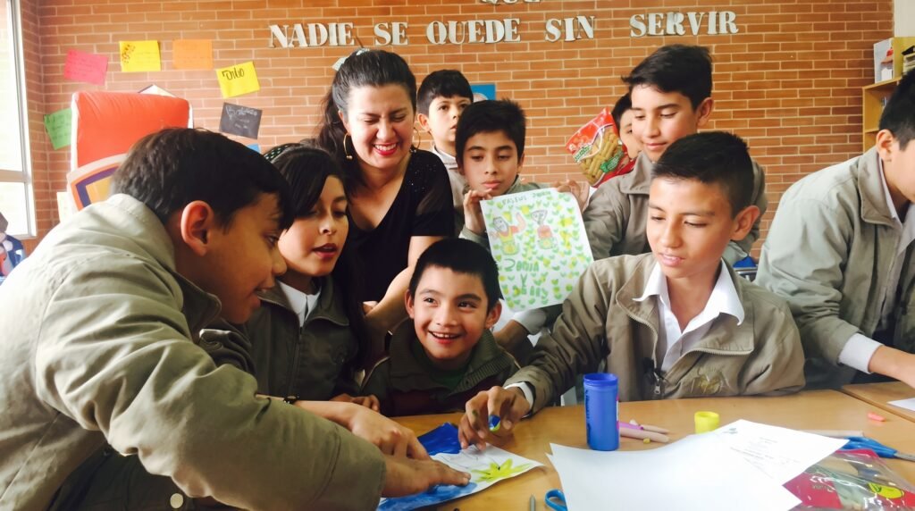 Con innovación, empatía y tecnología: así es la educación en los Colegios Minuto de Dios